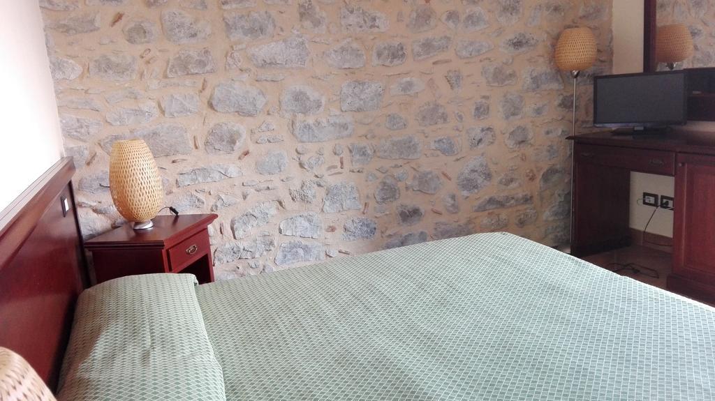 Agriturismo Valle Dell'Etna Roccella Valdemone ภายนอก รูปภาพ